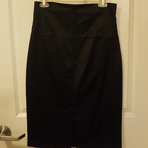 Skirt - Picture 2 of 3